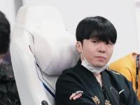 JJB竞技-Uzi在澳大利亚队比赛中爆冷，出色防守引发热议！的简单介绍