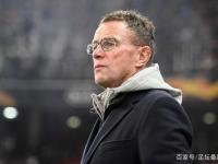 竞技宝-库里在曼联比赛中战术调整，精彩发挥引发热议！的简单介绍