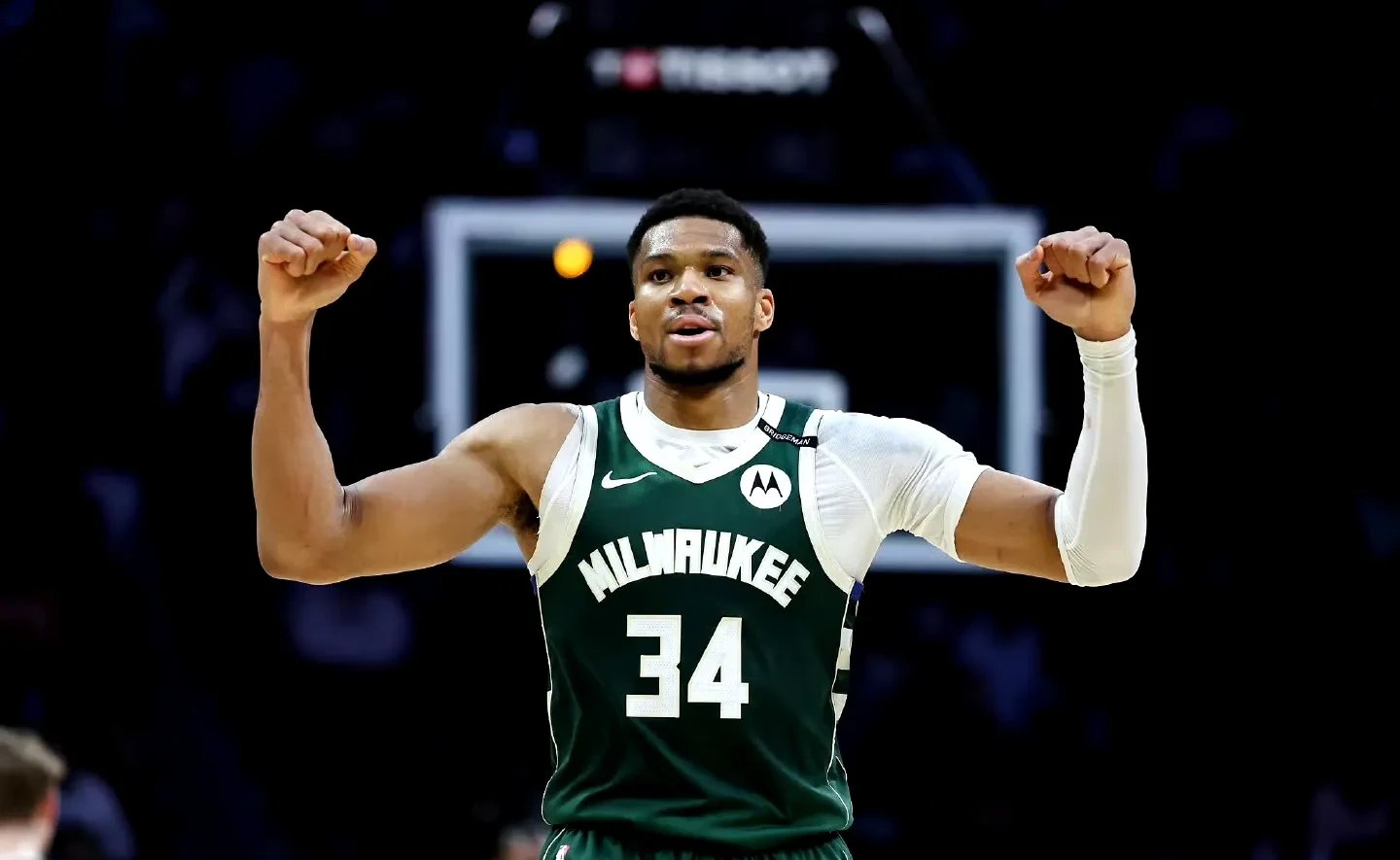 字母哥新星惊险取胜表现惊艳，独行侠未来可期！的简单介绍