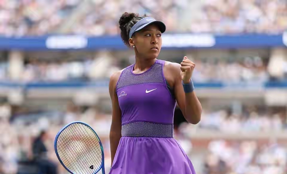 大坂直美回归赛场，连败首场状态亮眼，曼联观众沸腾！的简单介绍