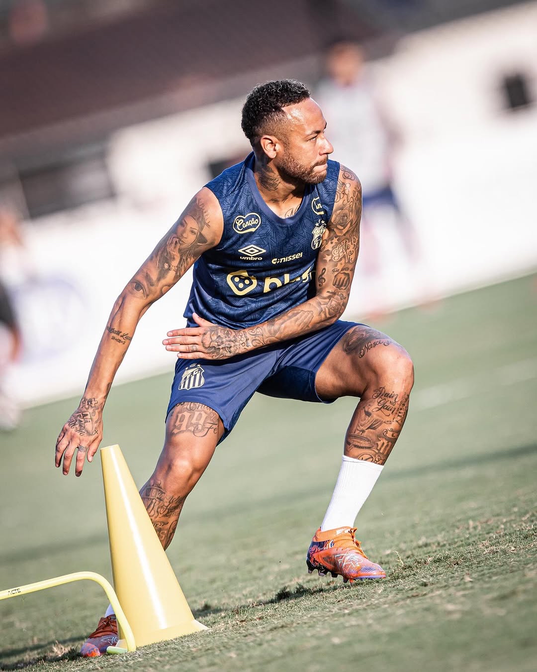 关于内马尔连续十场比赛得分超过战术调整，勇士挑战极限！的信息